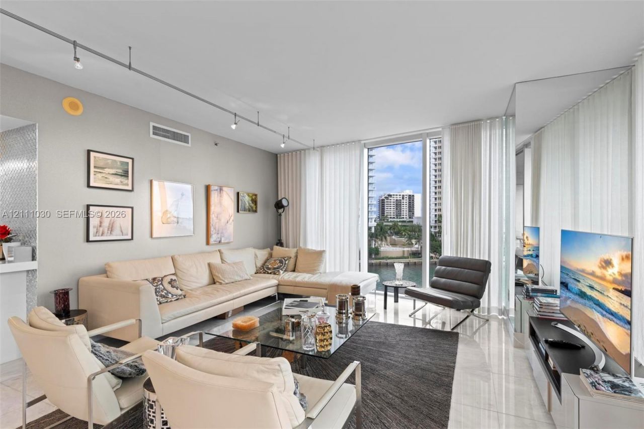 495 Brickell Ave , Unit 501, Miami, FL 33131 Photo