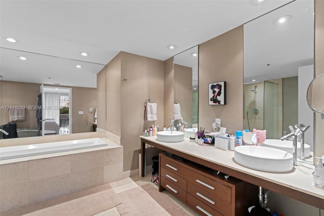 495 Brickell Ave , Unit 501, Miami, FL 33131 Photo