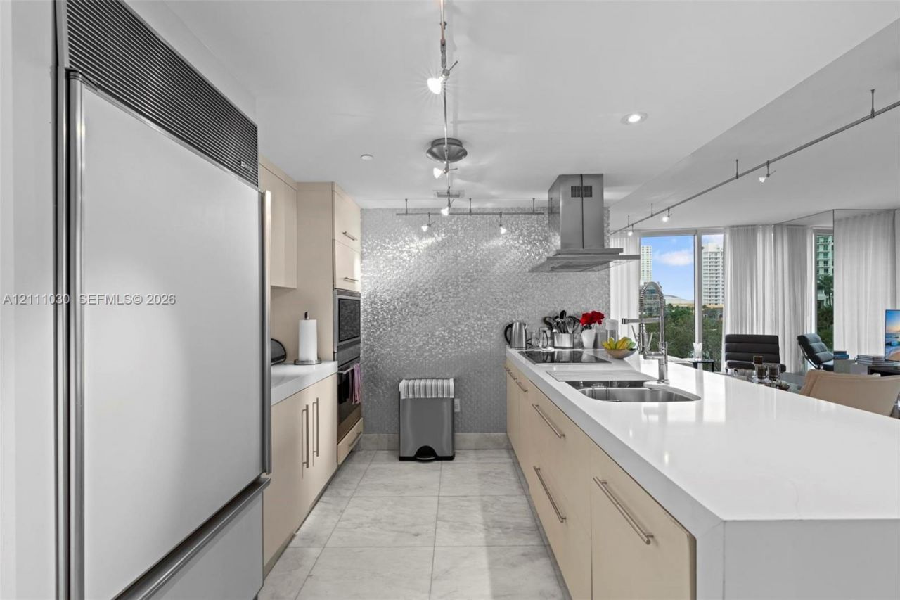 495 Brickell Ave , Unit 501, Miami, FL 33131 Photo