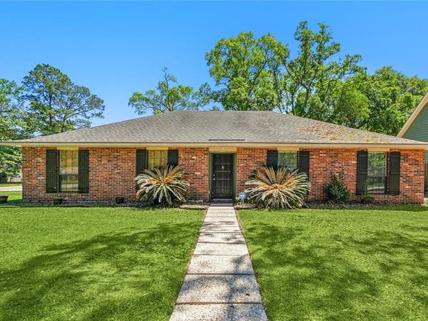 290 W ESSEX Drive , Slidell, LA 70461