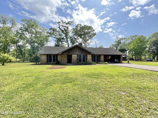 500 Degeyter Road, Unit L, Breaux Bridge, LA 70517