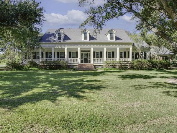 216 RIDGEWOOD BLVD. , Golden Meadow, LA 70357