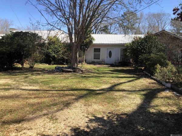 2713 LA HWY 63 , Clinton, LA 70722