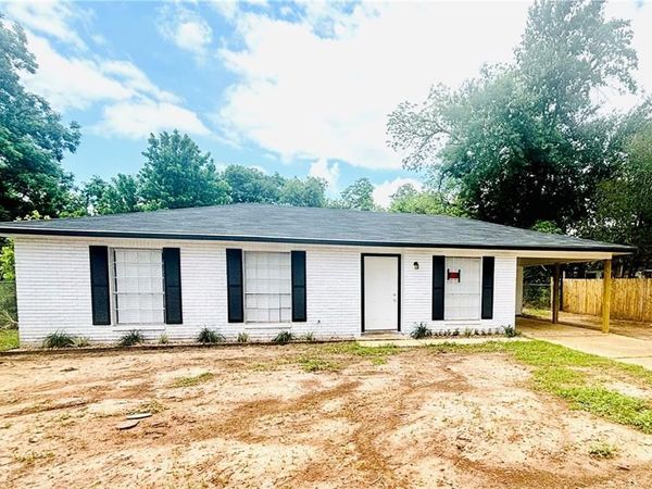 2607 HARDY Street , Lecompte, LA 71346