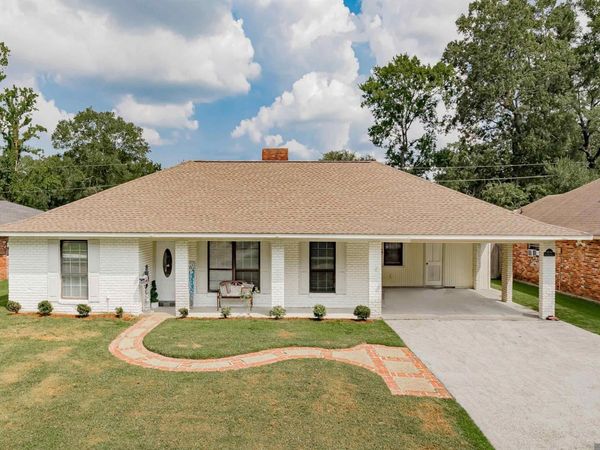 11049 E VIEUX DR, Baton Rouge, LA 70815