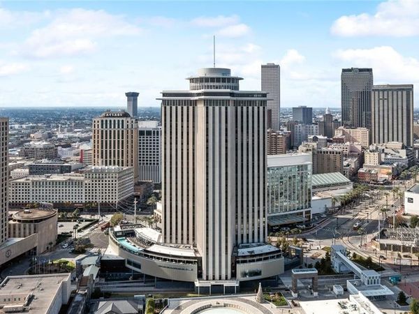 2 CANAL Street, Unit 3102, New Orleans, LA 70130
