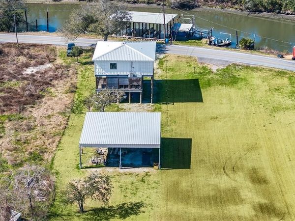 1729 Yscloskey Highway, Violet, LA 70092