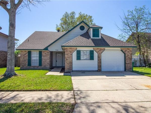 726 IBERVILLE Street , Laplace, LA 70068