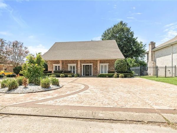 105 CHATEAU LATOUR Drive , Kenner, LA 70065