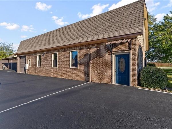 207 N Tarrant Street, Crowley, TX 76036