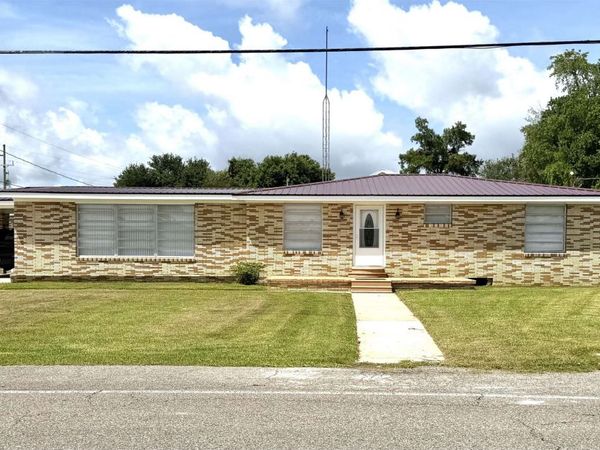 18574 West Main Street , Galliano, LA 70354