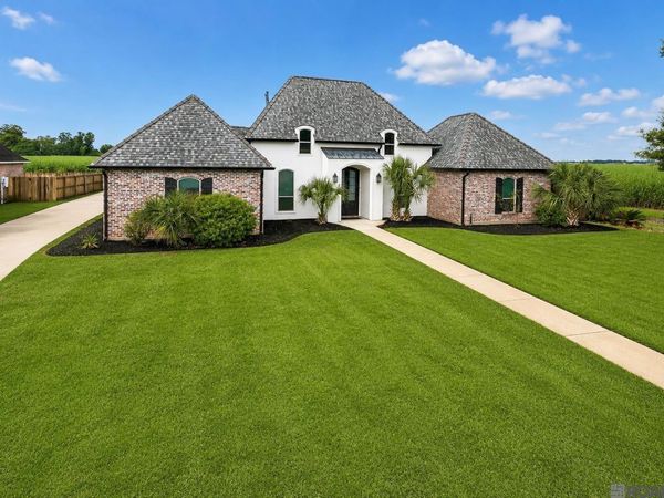 143 ROSEBUD DR , Port Allen, LA 70767