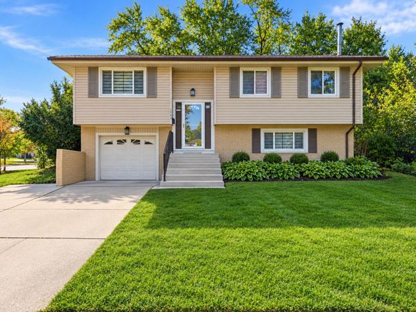 1701 Hartmann Drive , Schaumburg, IL 60193