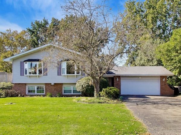 911 S Schoolhouse Road , New Lenox, IL 60451