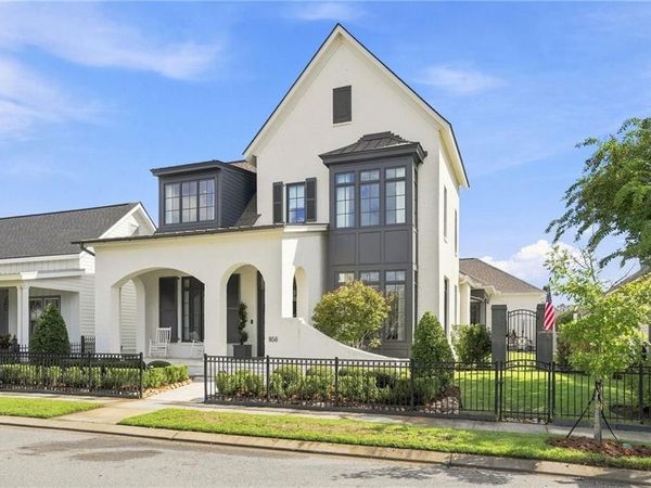 956 BEAUREGARD Parkway, Covington, LA 70433