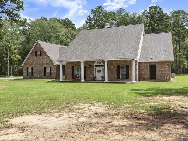 1351 LA HWY 409 , Slaughter, LA 70777