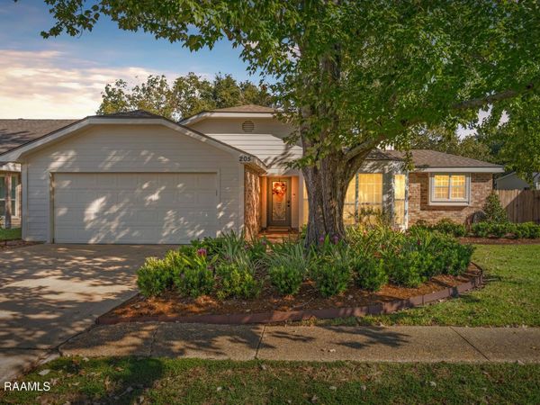 205 Bull Run Circle, Broussard, LA 70518