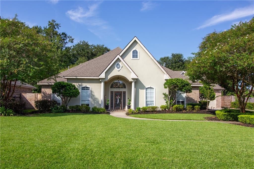 112 OAK MANOR Lane  Saint Rose, LA 