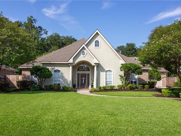 112 OAK MANOR Lane , St. Rose, LA 70087