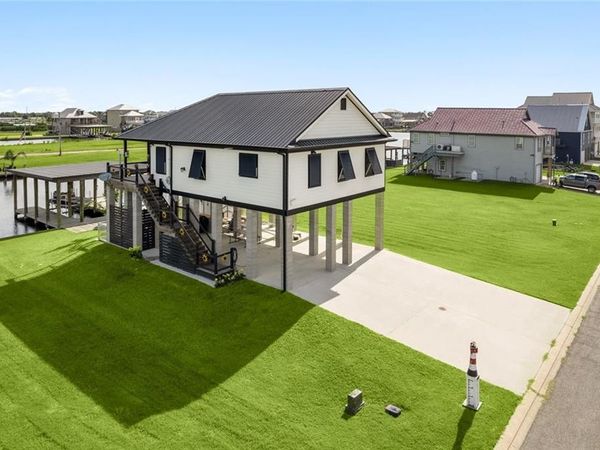 102 KINGFISHER Lane, Port Sulphur, LA 70083