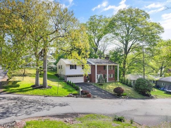 3 Nice Pl, Hopatcong, NJ 07843