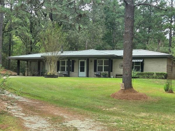 1112 PINEHURST Drive , Pineville, LA 71360