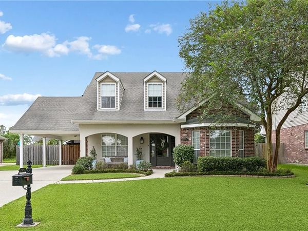 725 CAZALARD Street , Belle Chasse, LA 70037
