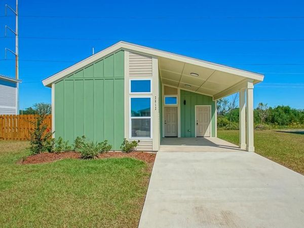 2812 LIVE OAK Drive, Terrytown, LA 70056