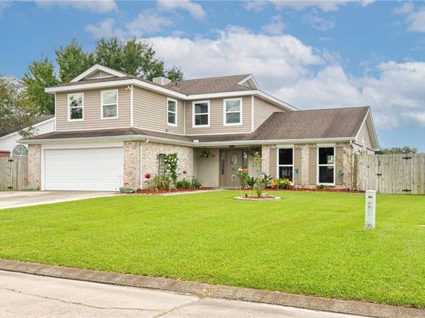 112 HONEYWOOD Drive , Slidell, LA 70461