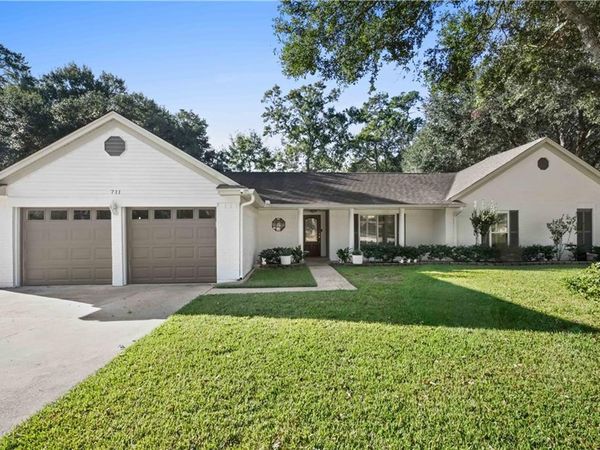 711 LAKE DES ALLEMANDS Court, Slidell, LA 70461