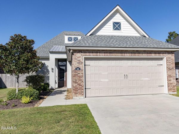 103 Valsain Court , Broussard, LA 70518