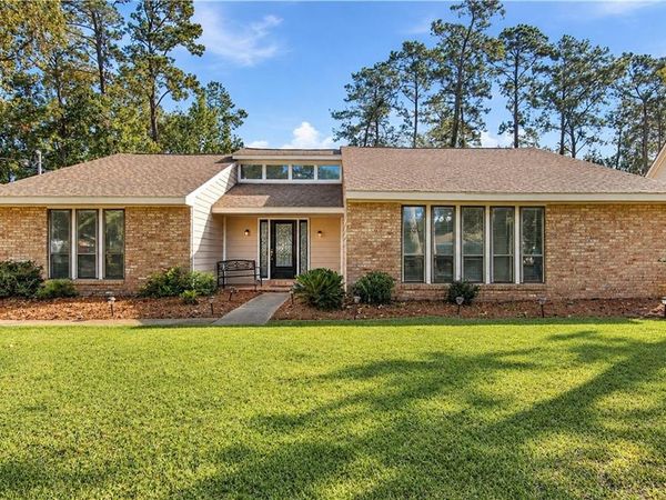 413 VENUS Drive , Mandeville, LA 70471