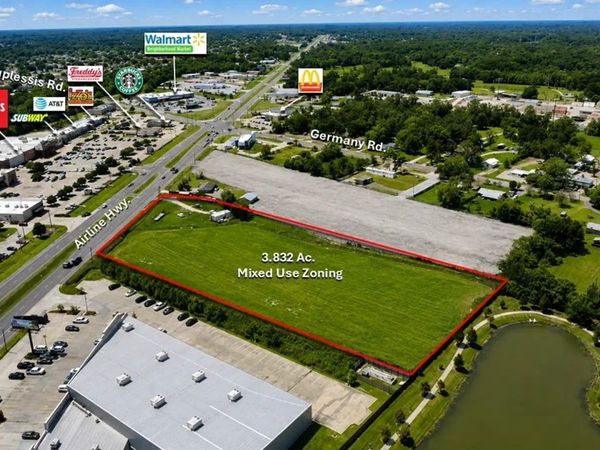 14586 AIRLINE HWY , Gonzales, LA 70737