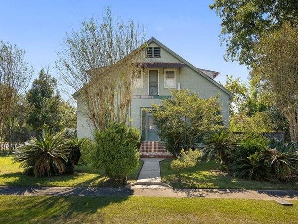 705 W 22ND Avenue , Covington, LA 70433