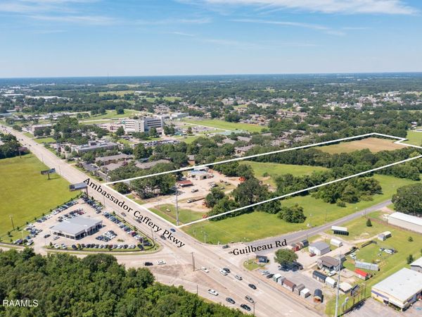 2644 Ambassador Caffery Parkway , Lafayette, LA 70506