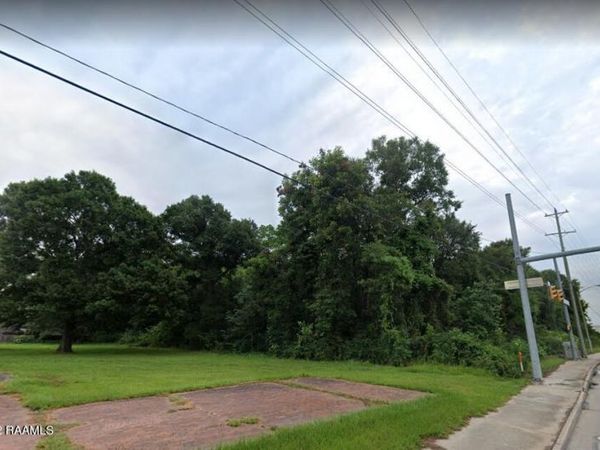 3100 Ambassador Caffery Parkway , Lafayette, LA 70506