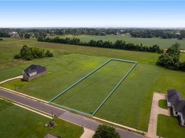 1324 BONAIRE Trace , Alexandria, LA 71303