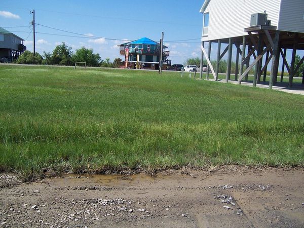 125 LILLIAN DR , Cocodrie, LA 70344
