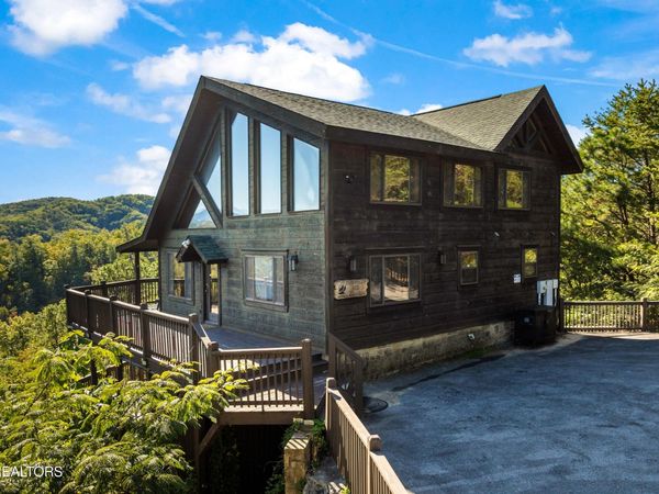 2634 Sawmill Branch Drive , Sevierville, TN 37862
