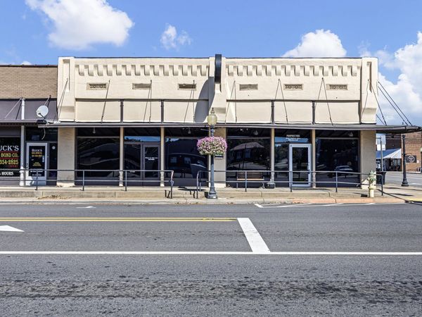 100-102 W Broadway Street, Morrilton, AR 72110