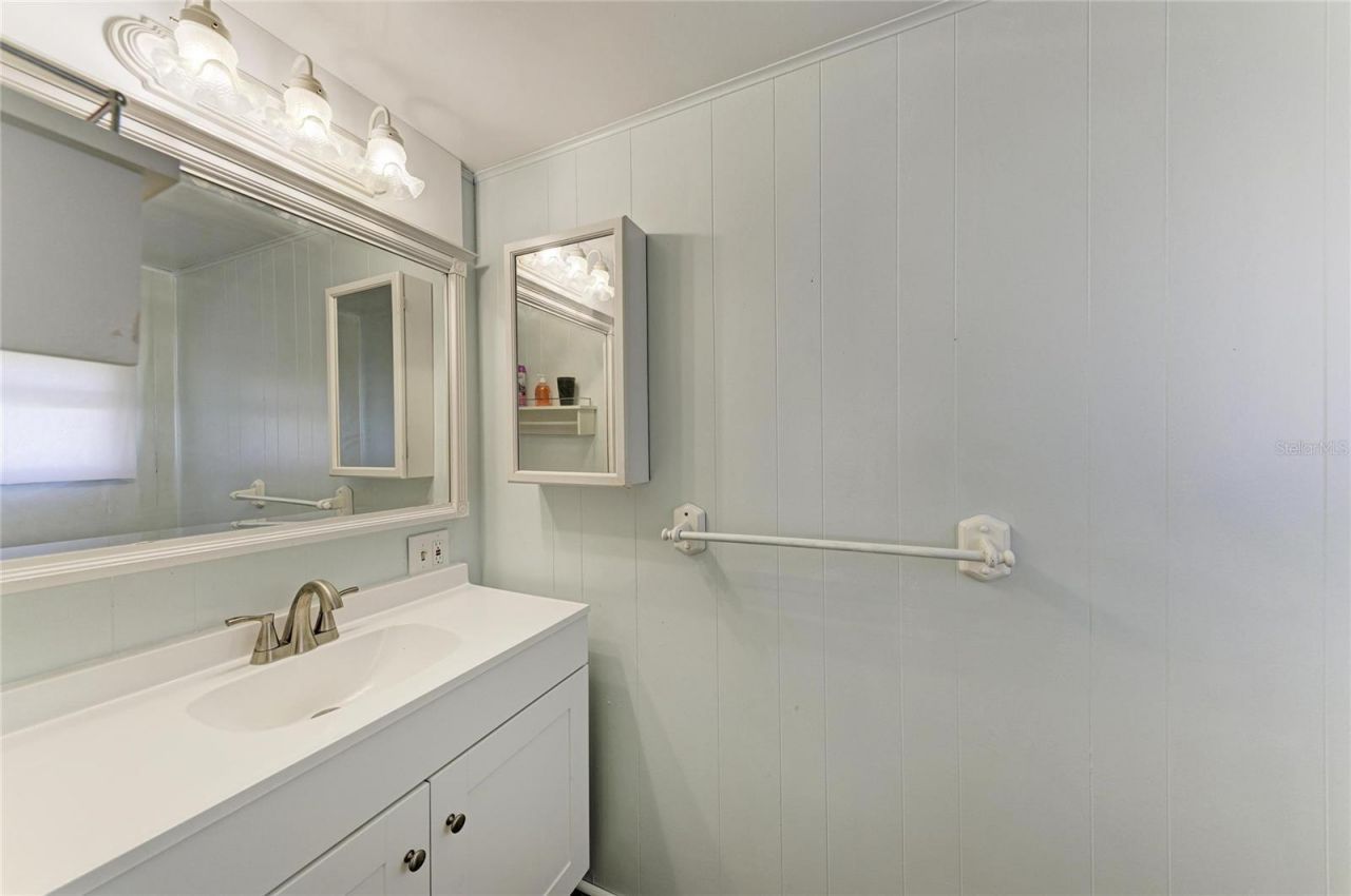 4924 Oakland Hills Avenue , Sarasota, FL 34234 Photo