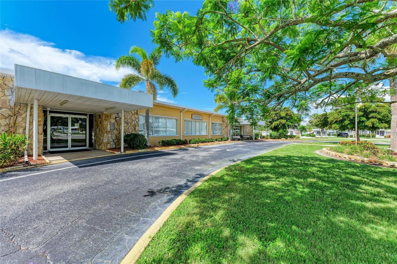 4924 Oakland Hills Avenue , Sarasota, FL 34234 Photo
