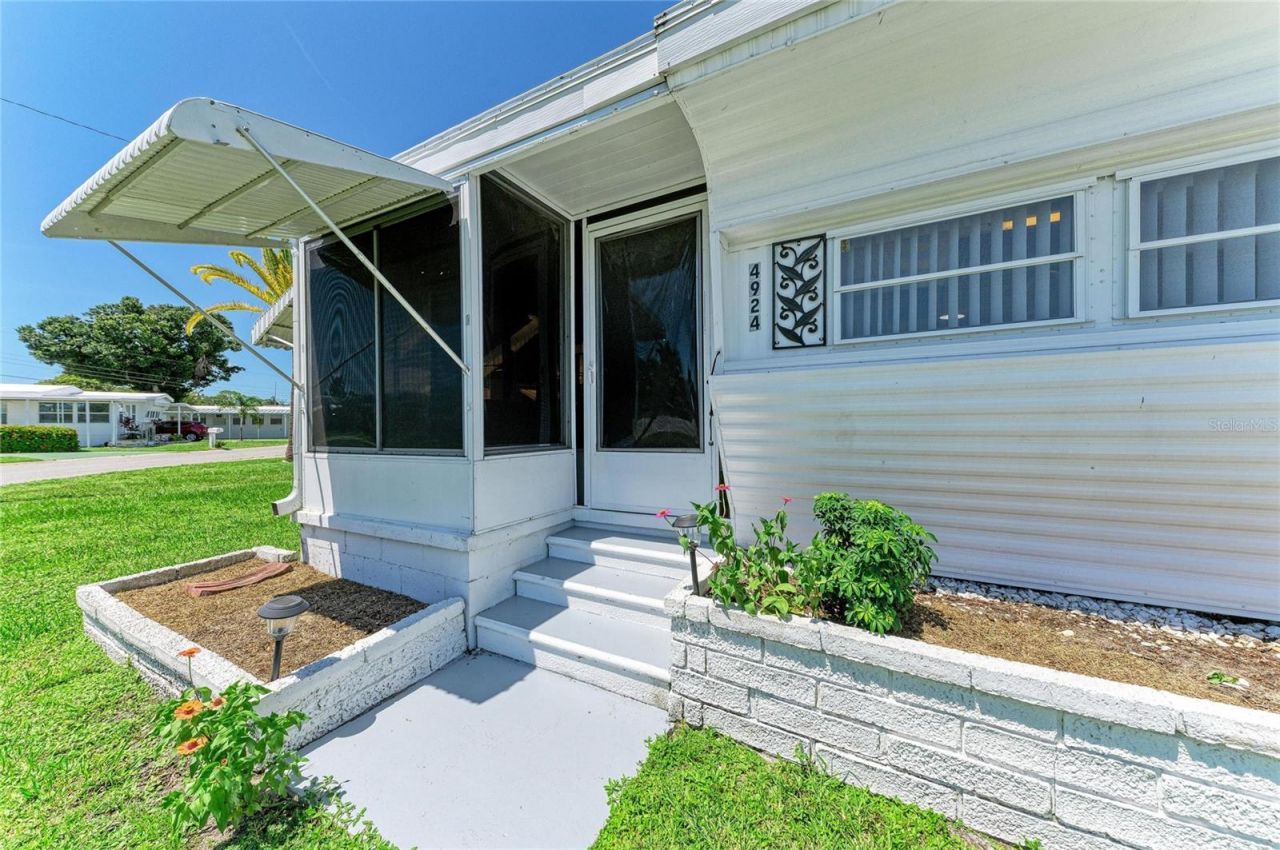 4924 Oakland Hills Avenue , Sarasota, FL 34234 Photo