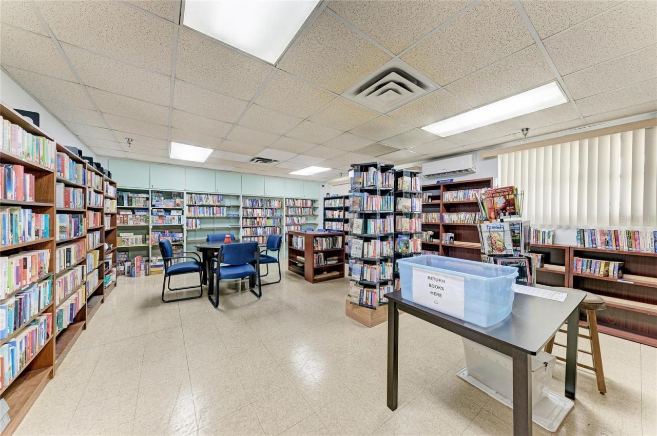 4924 Oakland Hills Avenue , Sarasota, FL 34234 Photo