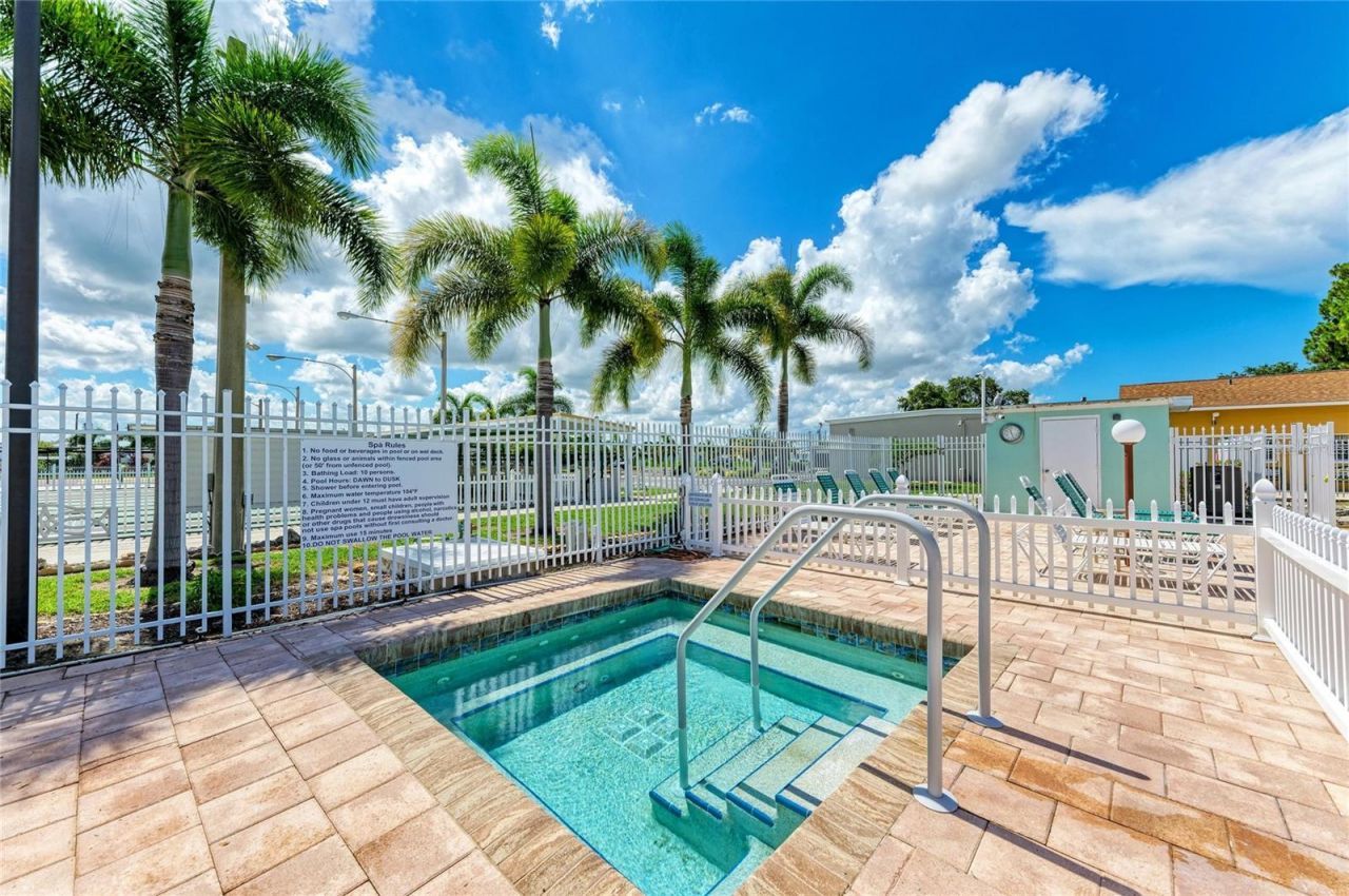 4924 Oakland Hills Avenue , Sarasota, FL 34234 Photo