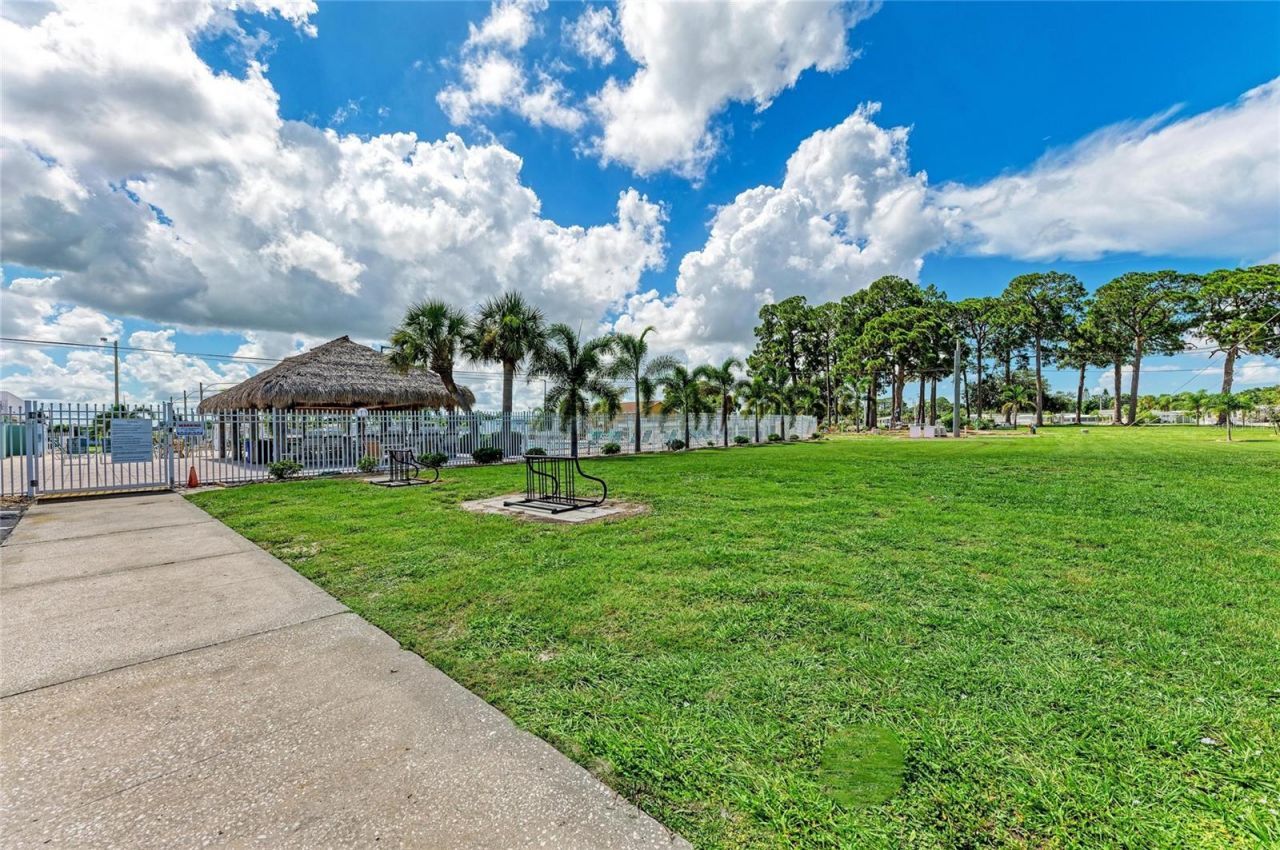 4924 Oakland Hills Avenue , Sarasota, FL 34234 Photo