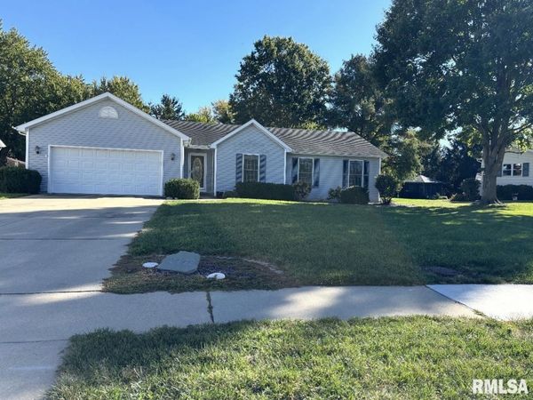 2442 GLENCOE Street, Springfield, IL 62704