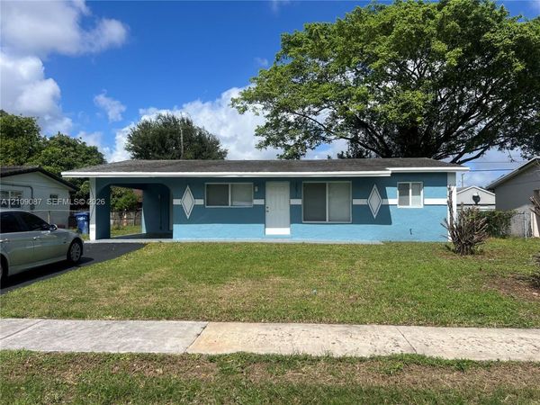 3571 NW 7th Ct , Lauderhill, FL 33311