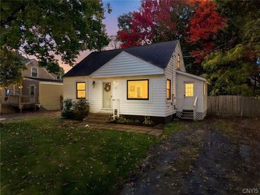 305 Richardson Drive , Syracuse, NY 13212