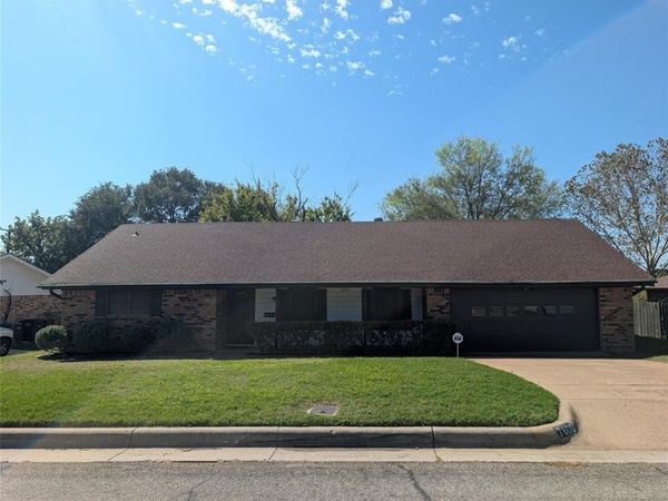 7600 Trimble Drive, Fort Worth, TX 76134